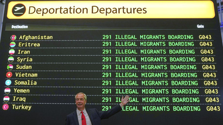 Royaume-Uni : Nigel Farage promet l’expulsion de 600 000 migrants