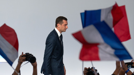 Enquête ouverte sur le groupe Facebook «La France avec Jordan Bardella» pour propos racistes