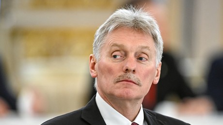 Peskov : les forces armées russes continuent de frapper avec succès les infrastructures militaires ukrainiennes
