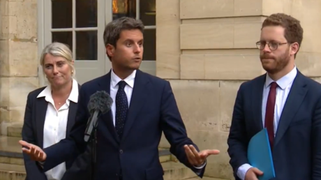 Gabriel Attal prône le compromis face à la crise politique