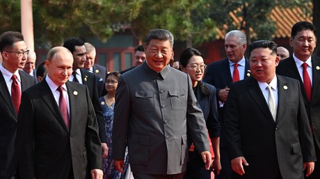 Poutine, Xi et Kim à Pékin : entre défilé militaire, tête-à-tête diplomatiques et symboles historiques