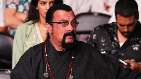Forum économique oriental : «Je suis russe», répond Steven Seagal à des journalistes
