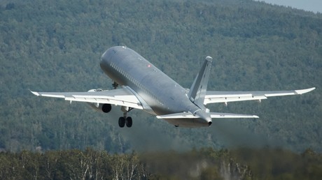 Premier vol réussi pour le SJ-100 entièrement russe : une étape clé de l’industrie aéronautique nationale