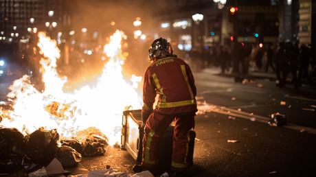 Émeutes en France : pour payer la casse, le gouvernement envisage une surprime sur les contrats d’assurance