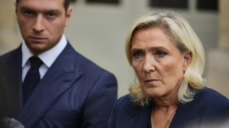 «La France est en état d’asphyxie démocratique», alerte Marine Le Pen