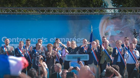 Sondage : le RN et ses alliés en tête en cas de législatives anticipées en France