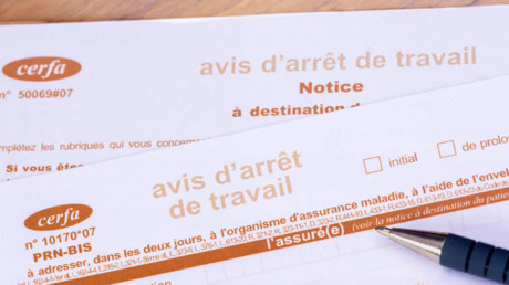 France : les arrêts maladie pendant les vacances ouvrent droit au report des congés ; tollé chez les employeurs