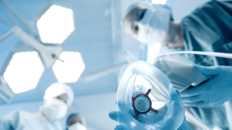 Trente patients empoisonnés, dont douze morts : le procès hors du commun de l’anesthésiste français Frédéric Péchier