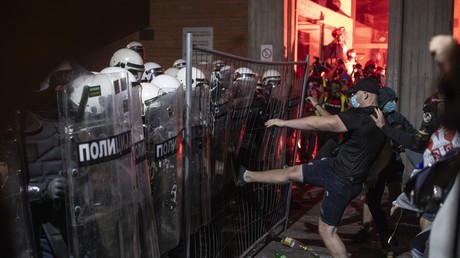 Vucic affirme que 4 milliards de dollars ont été dépensés pour organiser une révolution de couleur en Serbie