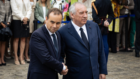 France : auprès de la presse régionale, Lecornu évoque «un grand acte de décentralisation»