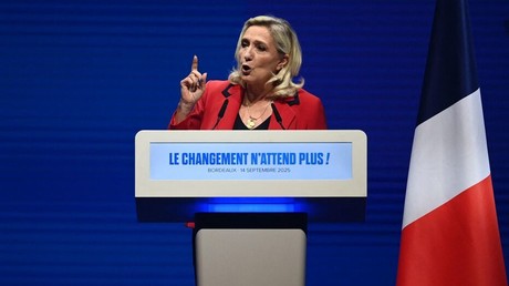Marine Le Pen anticipe la chute imminente de Sébastien Lecornu