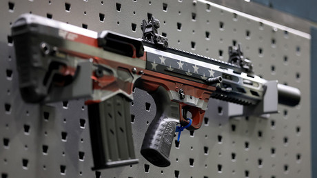 La Colombie suspend ses achats d'armes auprès des États-Unis