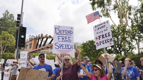 États-Unis : appels au boycott de Disney après la suspension de Jimmy Kimmel