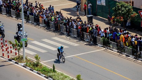 Une première en Afrique : les deux-roues dévalent les routes rwandaises pour les Mondiaux de cyclisme