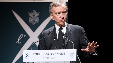 Passe d'armes explosive entre Bernard Arnault et Gabriel Zucman sur la taxe des ultra-riches