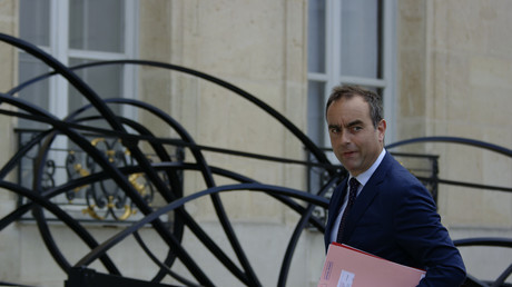 Loin des caméras, Sébastien Lecornu poursuit ses consultations et peaufine ses arbitrages