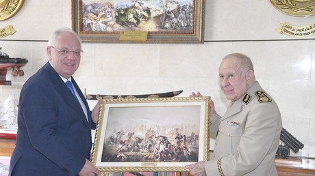 Moscou et Alger resserrent leurs liens militaires