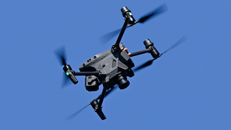 Des survols répétés de drones paralysent le ciel danois