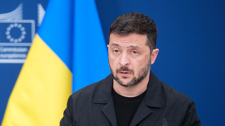 Zelensky «est en train de perdre la tête dans son obsession anti-hongroise», lance Szijjarto