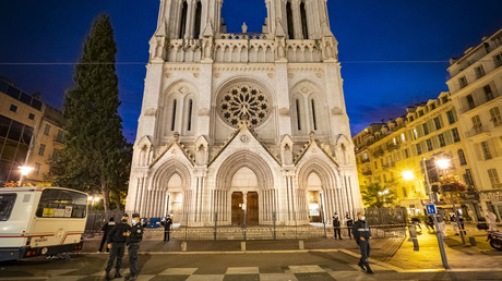 Appel de 86 sénateurs français pour protéger les églises