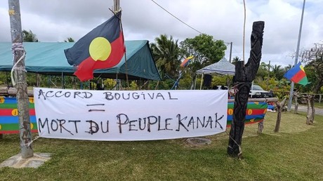 Nouvelle-Calédonie : le FLNKS enterre l'accord de Bougival et réclame l’indépendance avant la présidentielle de 2027