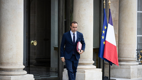 Lecornu étudie une baisse d’impôt pour les couples payés «légèrement» au-dessus du Smic