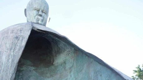 Rome : la statue de Jean-Paul II vandalisée en marge d’une manifestation antifasciste pour Gaza