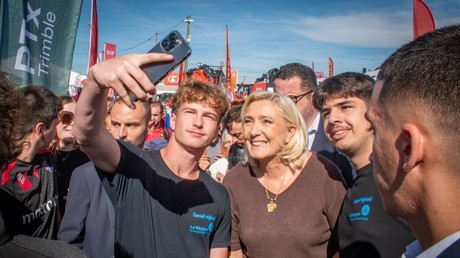 Dissolution : le RN triomphe dans les sondages, les macronistes en chute libre