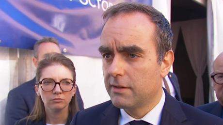 Sébastien Lecornu se succède à lui-même, Emmanuel Macron retente sa chance