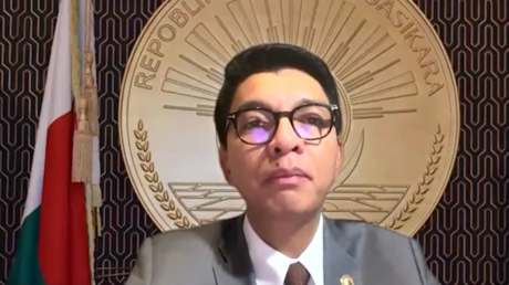 Madagascar : depuis l’étranger, Rajoelina rejette sa destitution et dissout l’Assemblée nationale
