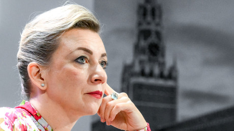 Zakharova : «Plus la situation s’aggrave en France, plus les déclarations de ses dirigeants à l’égard de la Russie sont agressives»