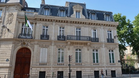 Accords de 1968 avec l’Algérie : un rapport parlementaire propose leur dénonciation pour 2 milliards d'euros de surcoût