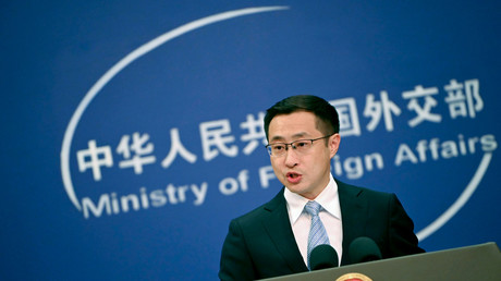 La Chine accuse les États-Unis de saper les règles du commerce mondial en exigeant l’arrêt des importations de pétrole russe par des pays tiers