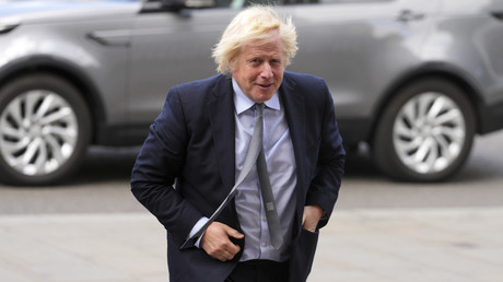Boris Johnson admet avoir utilisé ChatGPT pour rédiger ses livres et se dit fasciné par l’IA