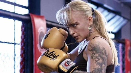 France : une influenceuse proche de l'extrême droite jugée pour un tweet évoquant « la consanguinité des familles maghrébines »