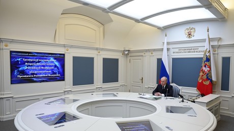 Russie : Poutine supervise un exercice nucléaire stratégique
