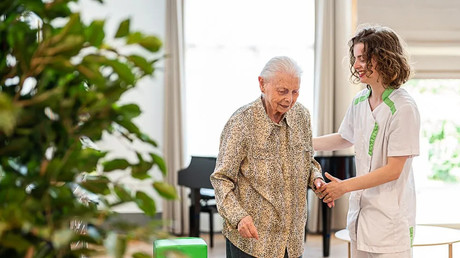 Vieillissement : + 700 000 seniors en perte d'autonomie en France d'ici 2050