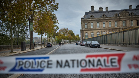 Louvre : deux suspects interpellés, dont un qui comptait prendre l'avion pour l'Algérie