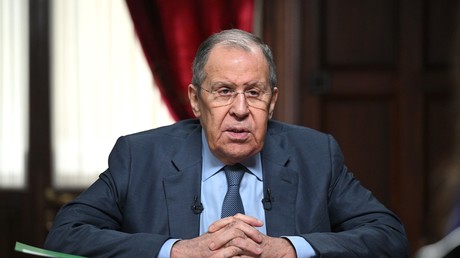 Lavrov : la Russie attend une réponse des États-Unis sur le conflit ukrainien, tandis que l'Europe tente de saboter le processus