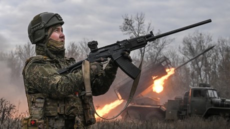 L'armée russe poursuit l'opération de destruction des groupes ukrainiens encerclés
