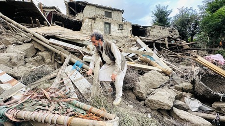 Un nouveau séisme frappe l'Afghanistan, des dizaines de morts et une urgence humanitaire