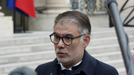 Quand le Parti socialiste joue la carte du compromis et s'attire la grogne de LFI