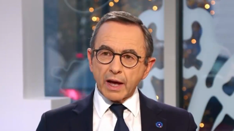 En quête de position, Retailleau s’en prend au PS, à Macron et à Alger