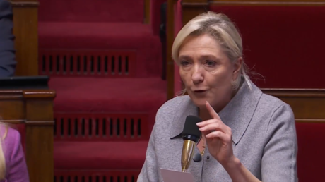 Marine Le Pen démise d’office de son mandat départemental