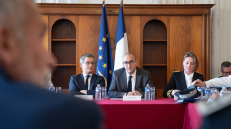 Darmanin s’inquiète face à des trafiquants à la tête de milliards d’euros