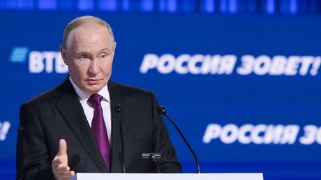 Poutine : l'économie russe résiste avec succès aux pressions extérieures