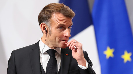 France : Macron annonce une loi pour interdire les réseaux sociaux aux moins de «15 ou 16 ans»