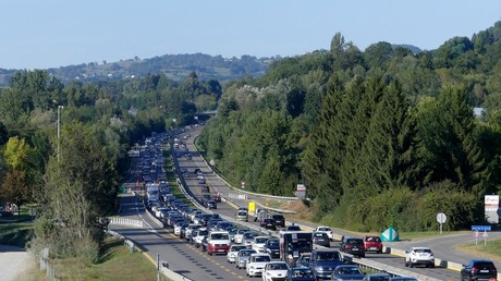 Vacances de Noël en France : trafic dense prévu sur les routes ce week-end