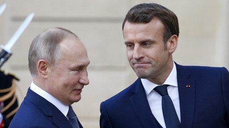 Emmanuel Macron juge «utile» de reprendre le dialogue avec Vladimir Poutine sur l’Ukraine