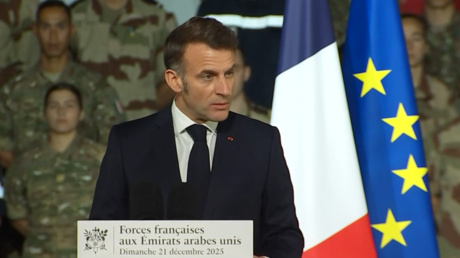 Macron lance le chantier du nouveau porte-avions français